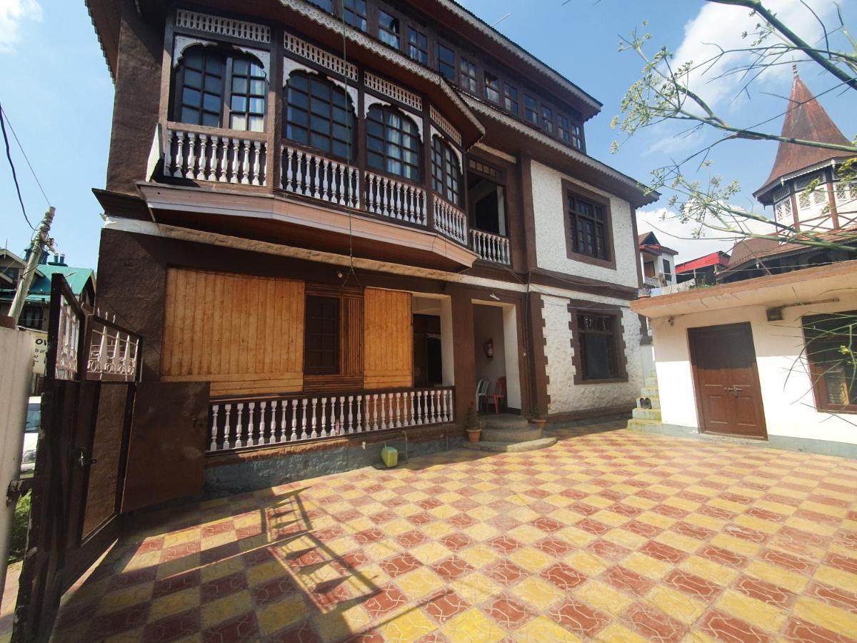 Wazir Palace 2*