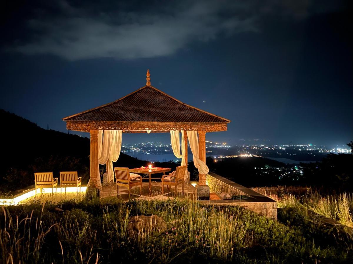 Resort Qayaam Gah *