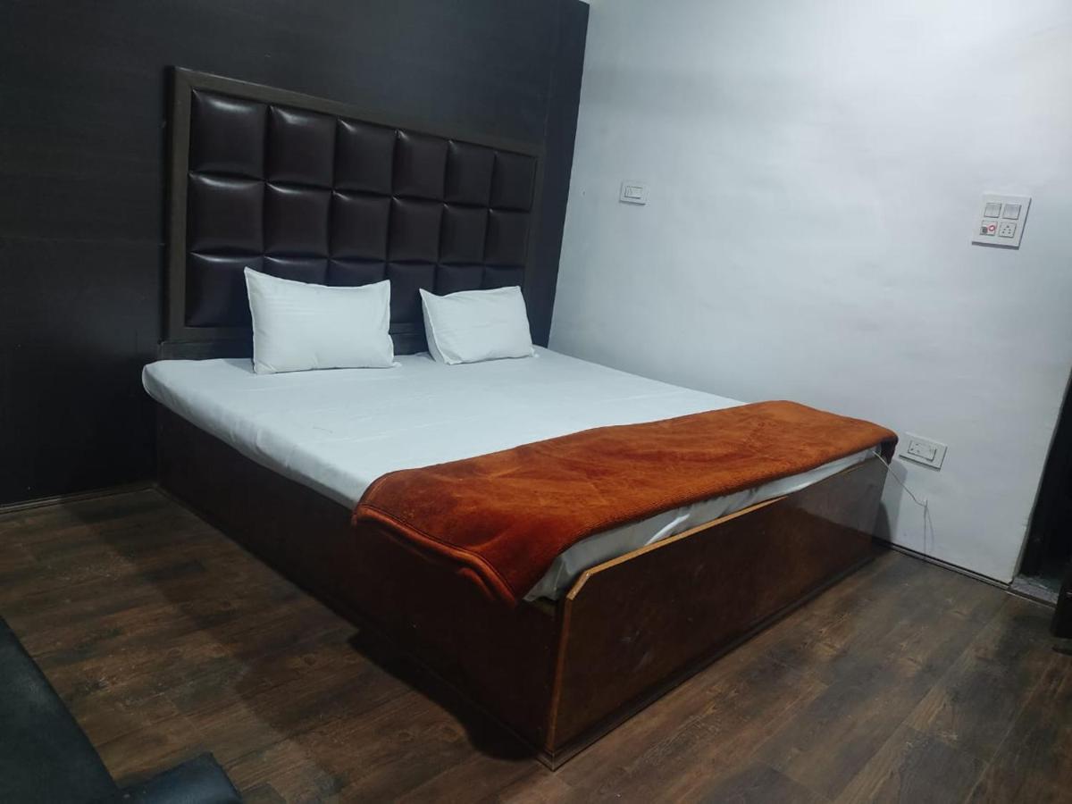 Silver 3* Srinagar (Jammu and Kashmir)