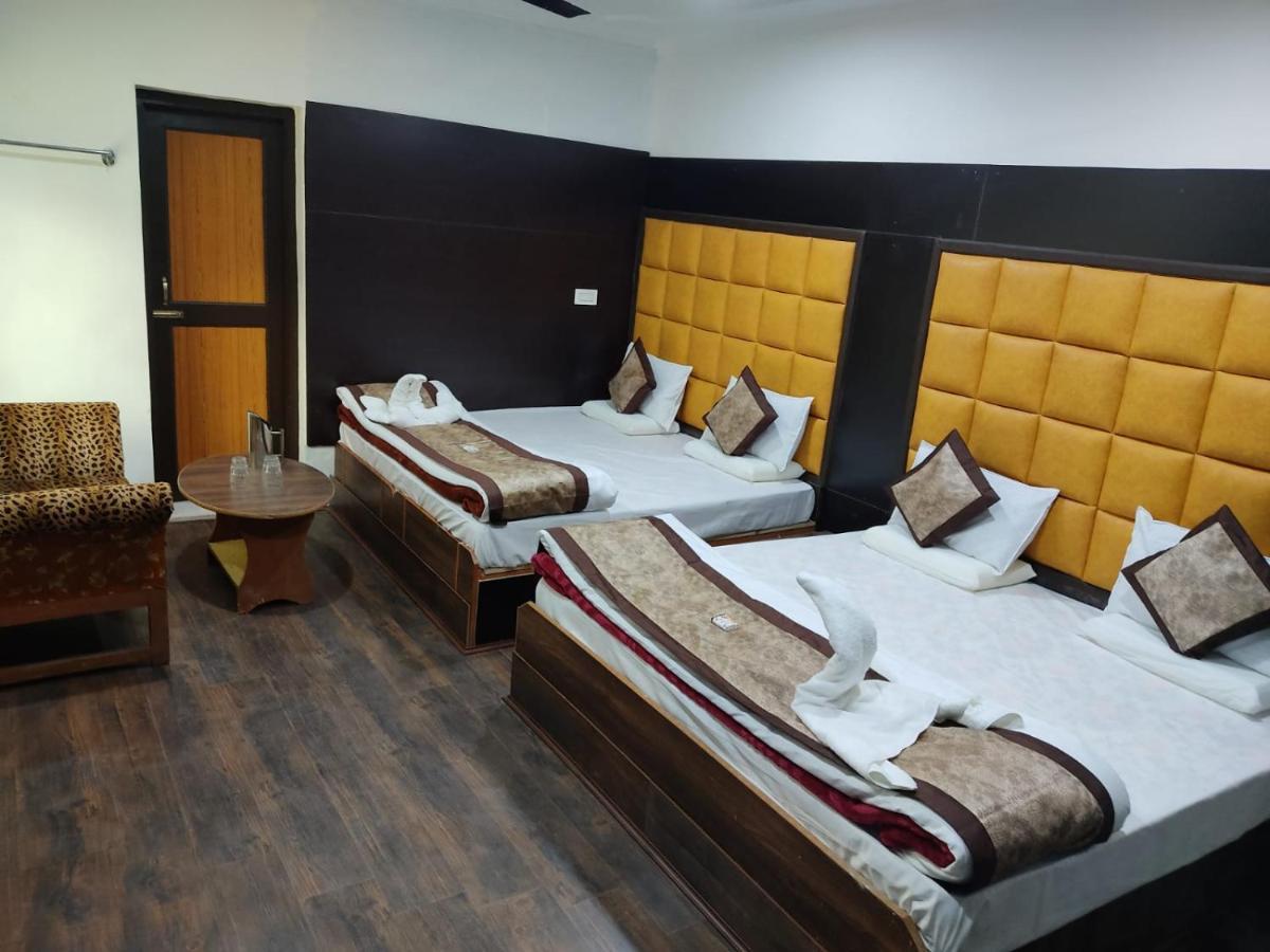 Hotel Silver Srinagar (Jammu and Kashmir)