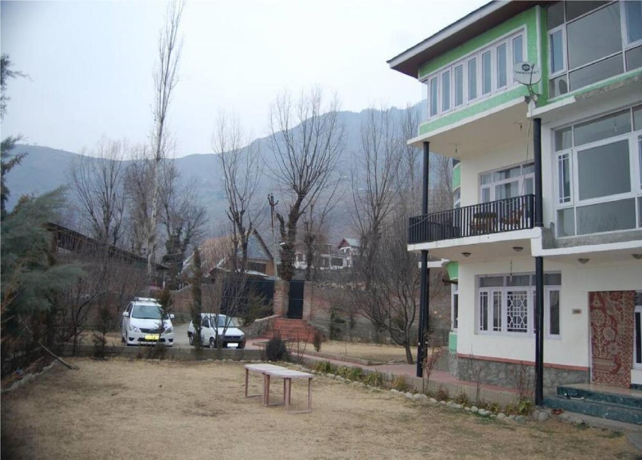 Calm Holiday Hotel
