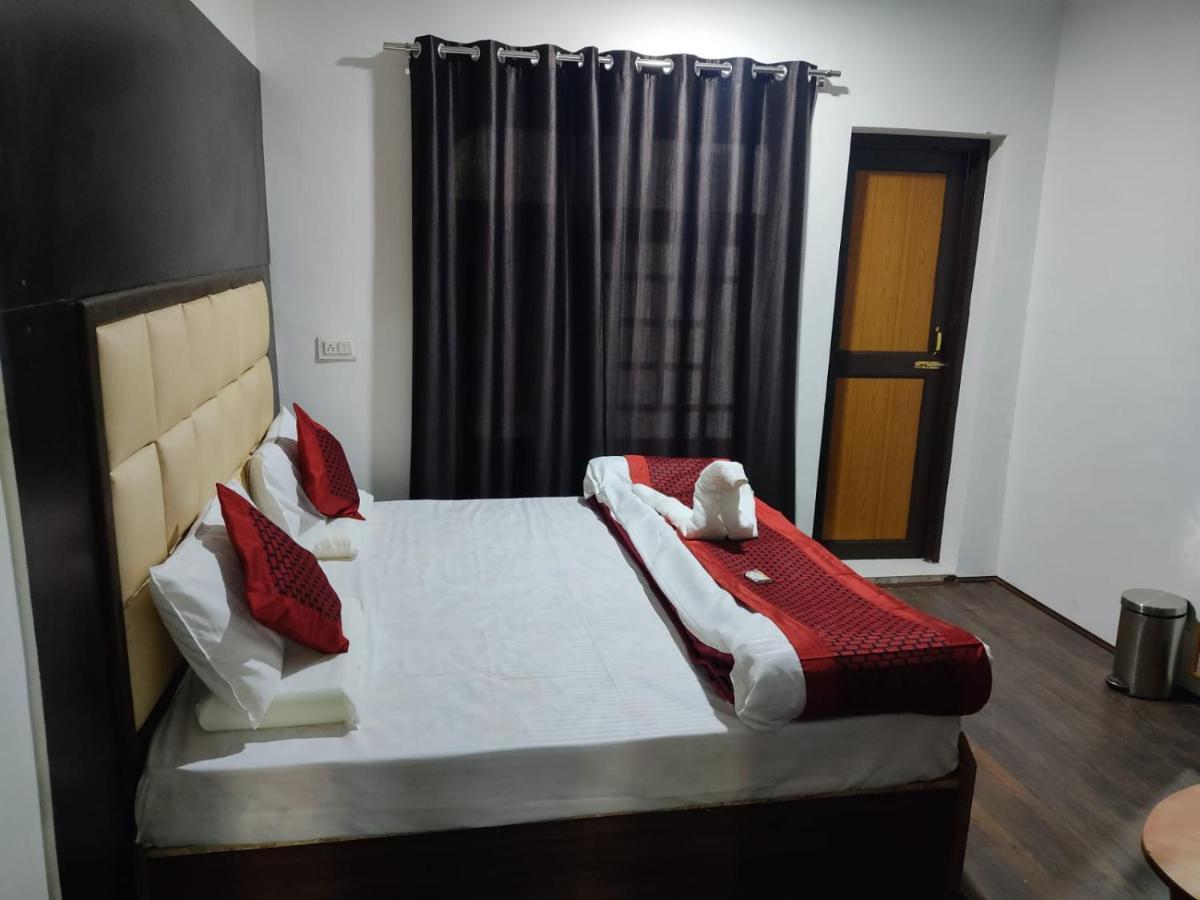 Silver 3* Srinagar (Jammu and Kashmir)