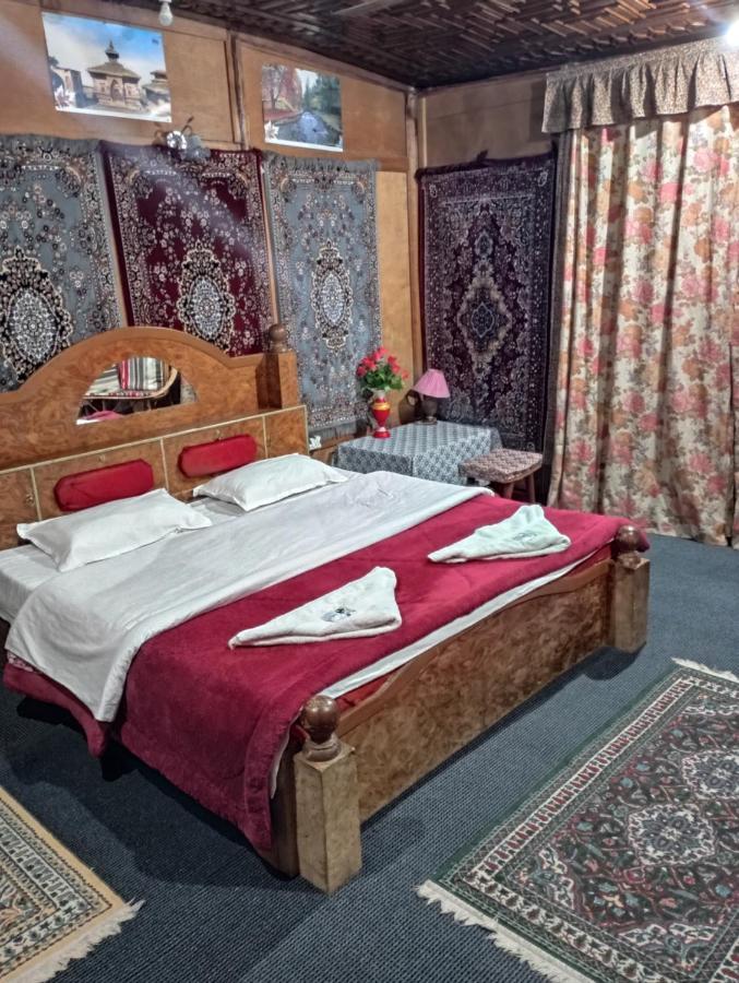 Hotel Green Heritage Group Of Houseboats