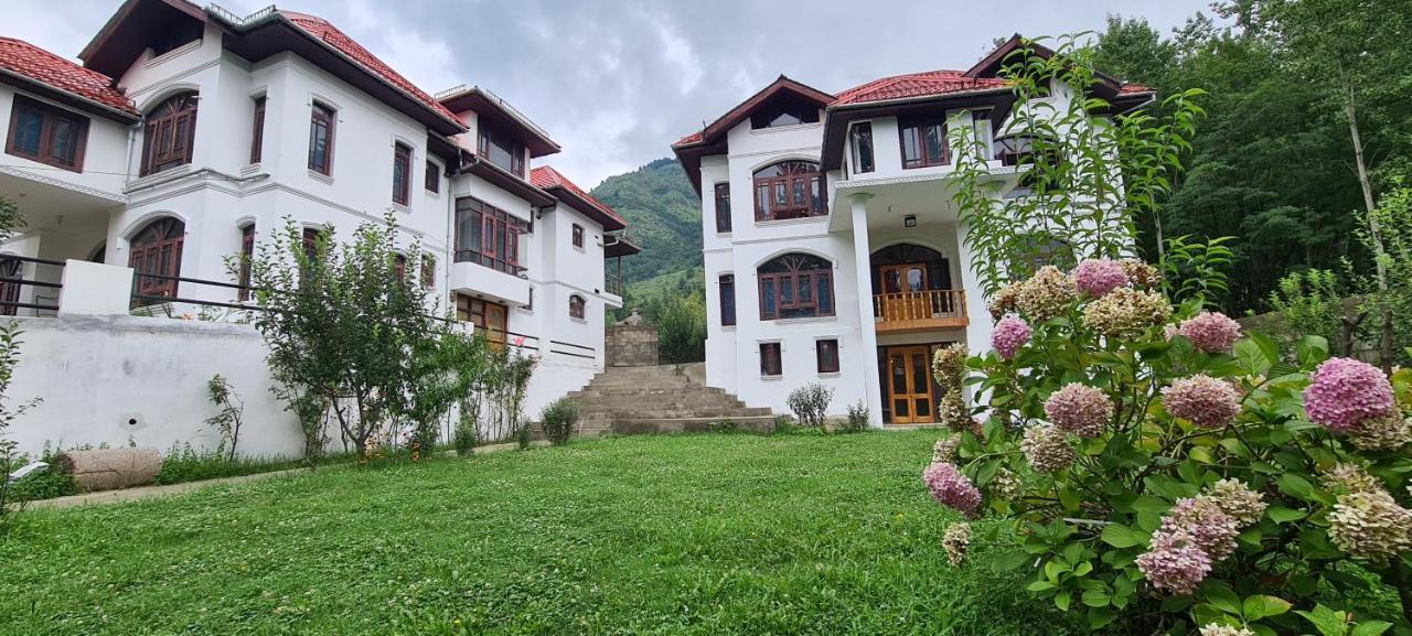 Royal Mansion *