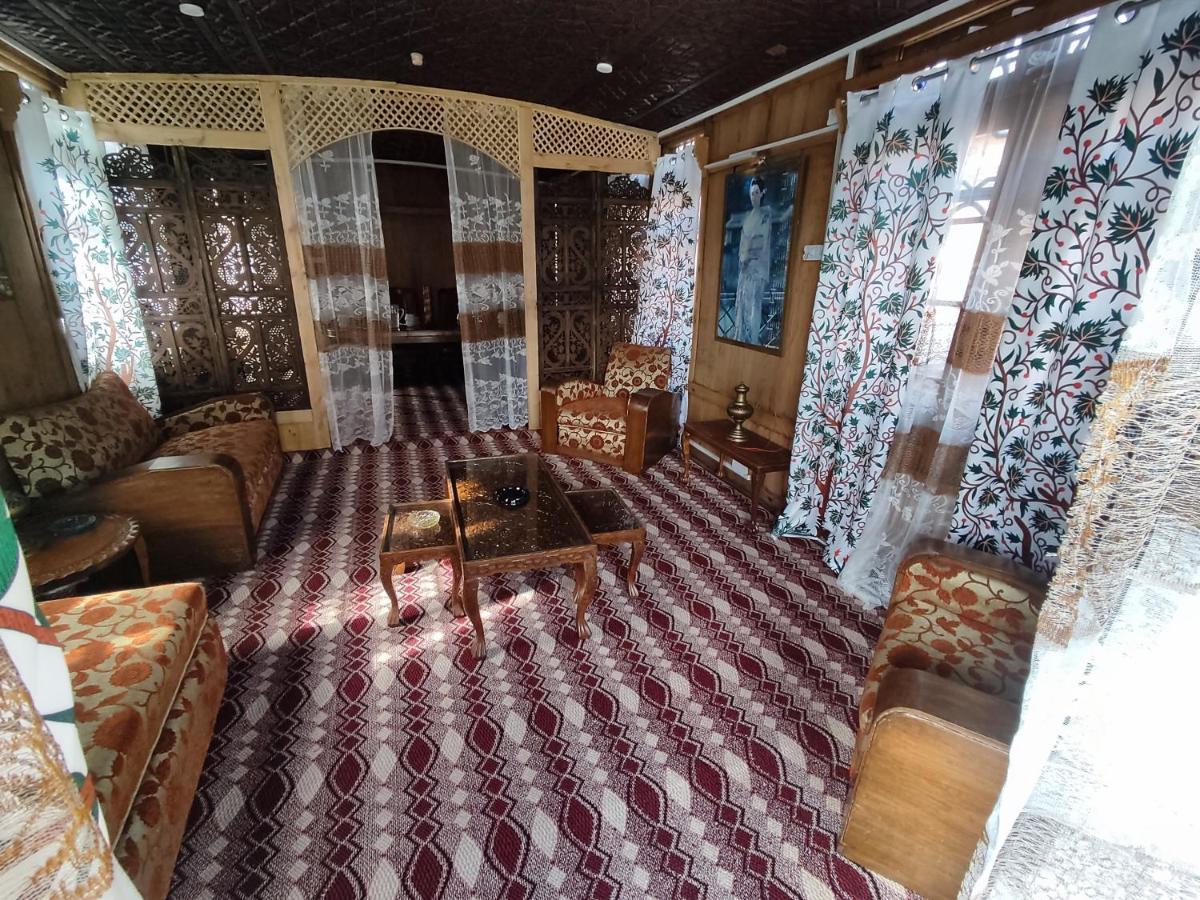 Houseboat Young Balmoral Castle Hotel Srinagar (Jammu and Kashmir)