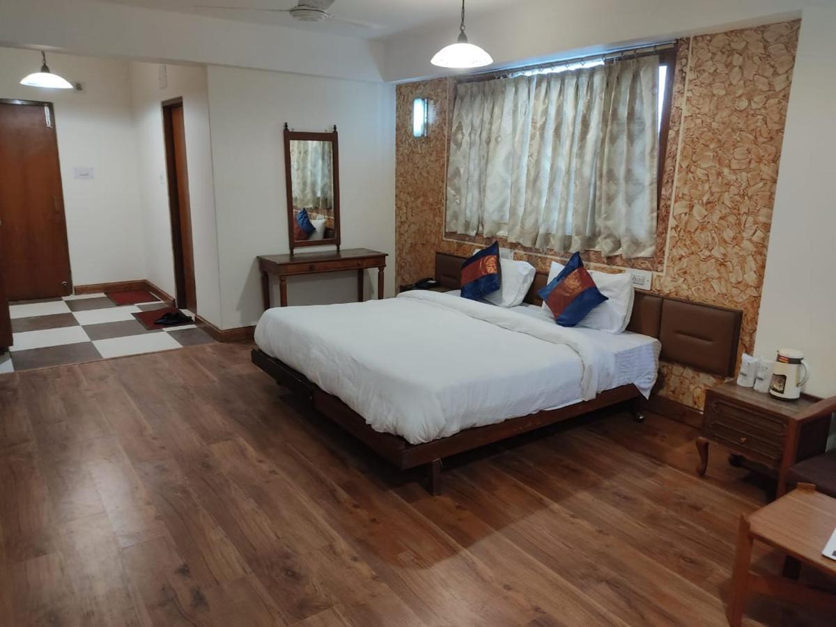 Brown Palace Hotel Srinagar (Jammu and Kashmir)