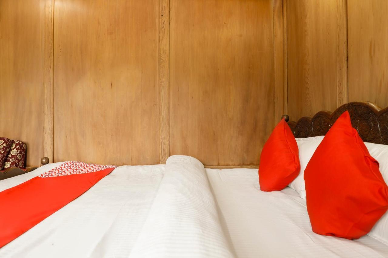 Oyo New Lucifer House Boat 3* Srinagar (Jammu and Kashmir)