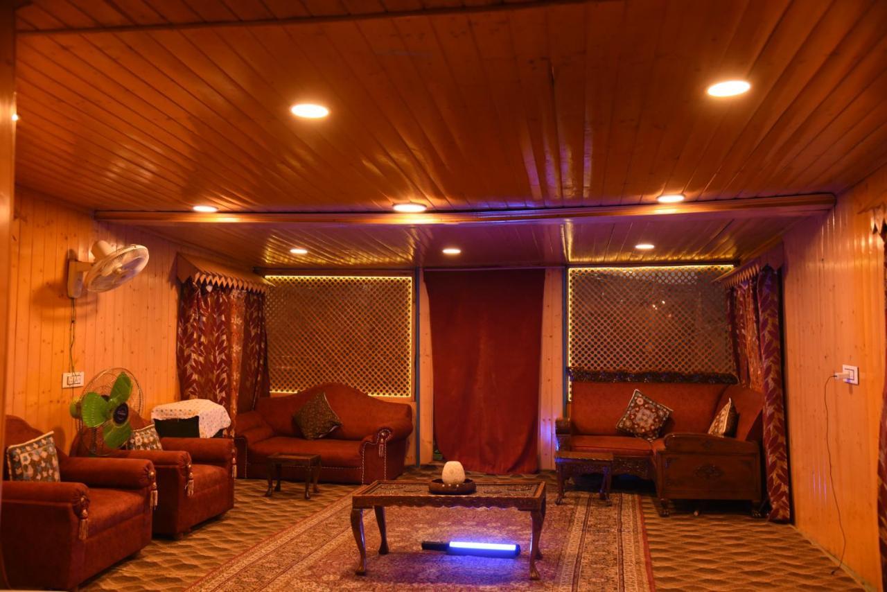 The Heritage Safina Group Of Houseboats Botel Srinagar (Jammu and Kashmir)