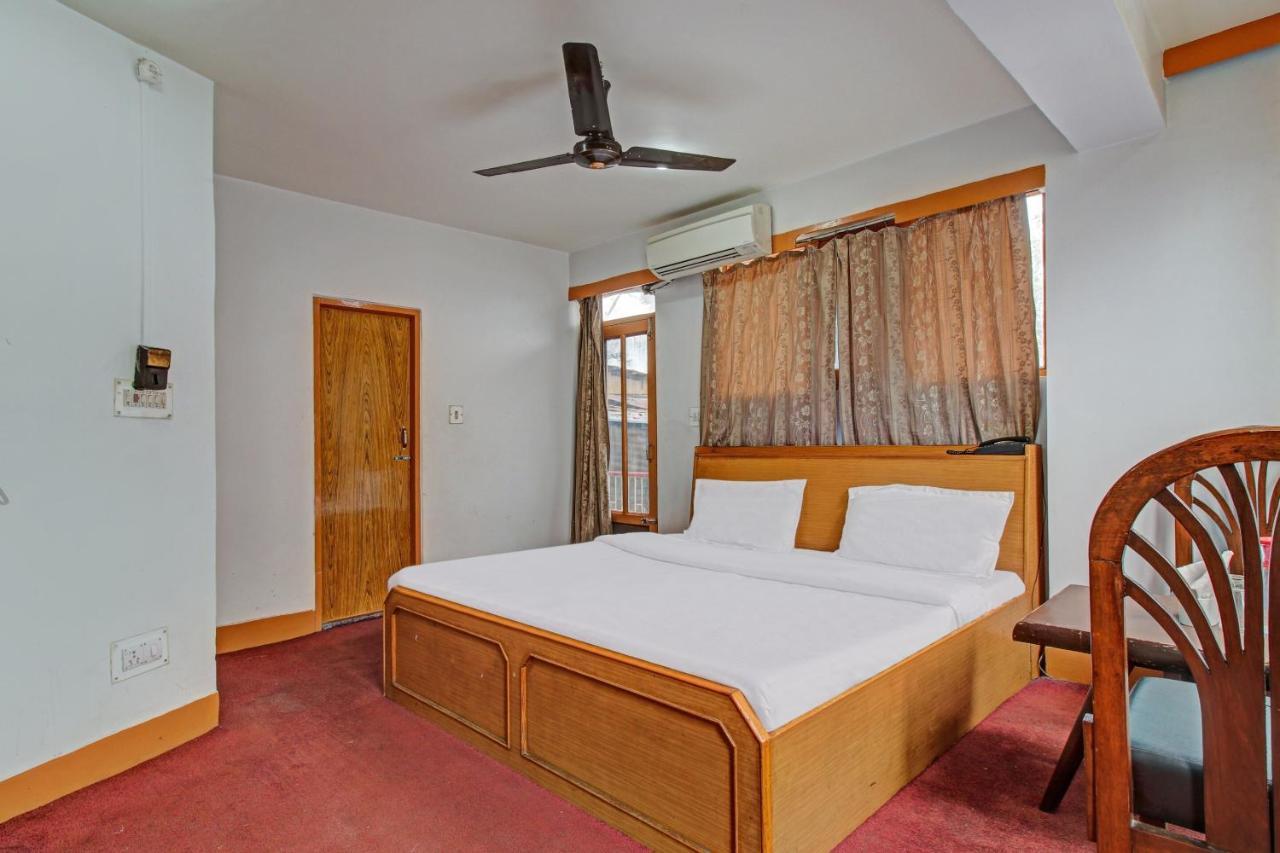 Oyo 82305 Ruby And Restaurant Hotel Srinagar (Jammu and Kashmir)