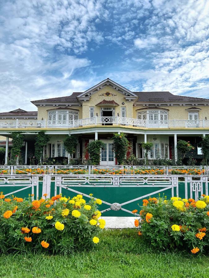 Karan Mahal *