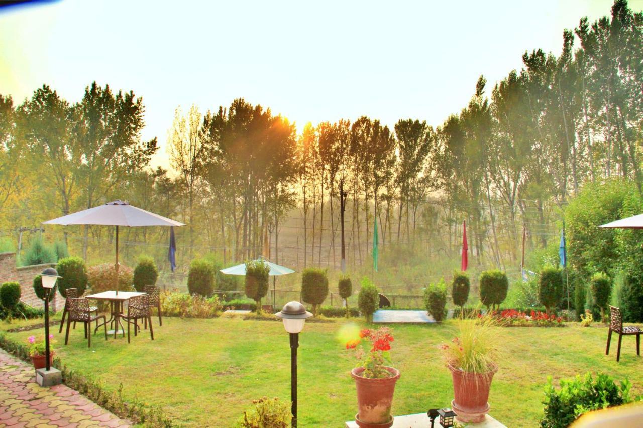 Lamzy Pari Mahal Hotel *