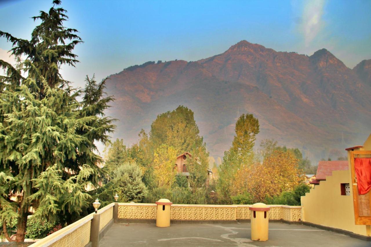 Lamzy Pari Mahal Hotel *