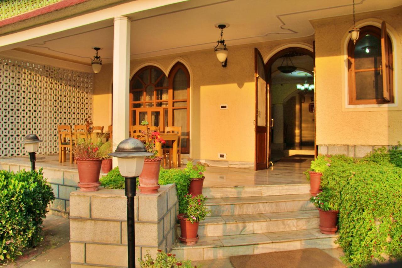 Lamzy Pari Mahal Hotel