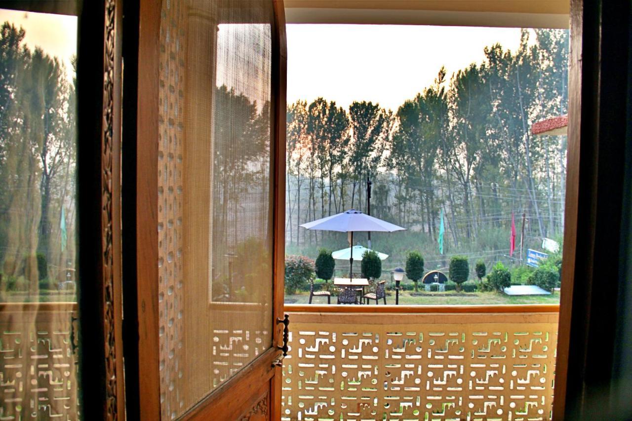 Lamzy Pari Mahal * Srinagar (Jammu and Kashmir)