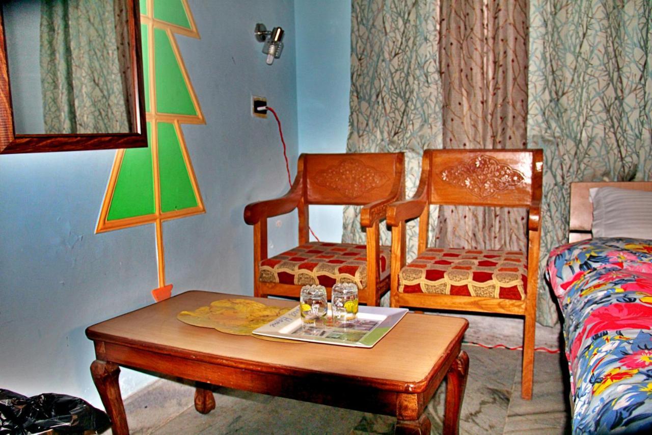 Lamzy Pari Mahal *