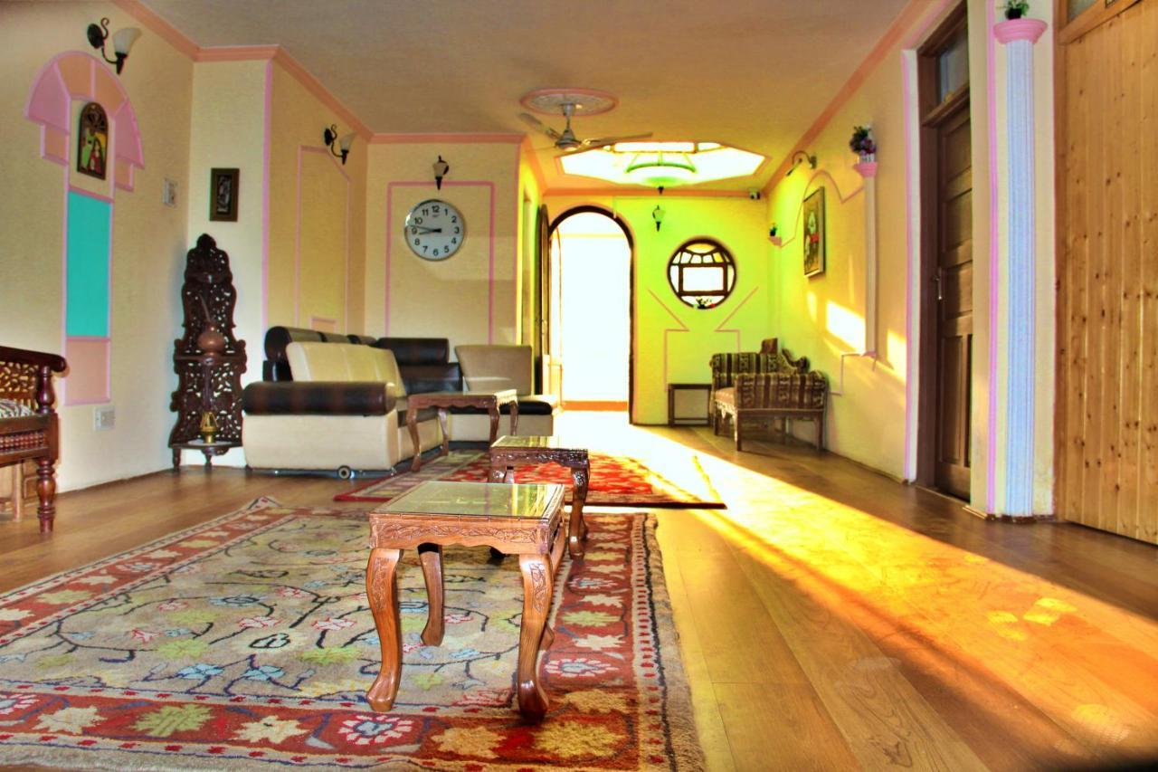 Lamzy Pari Mahal * Srinagar (Jammu and Kashmir)