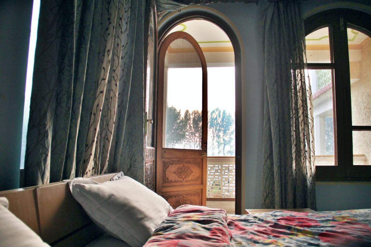 Hotel Lamzy Pari Mahal *