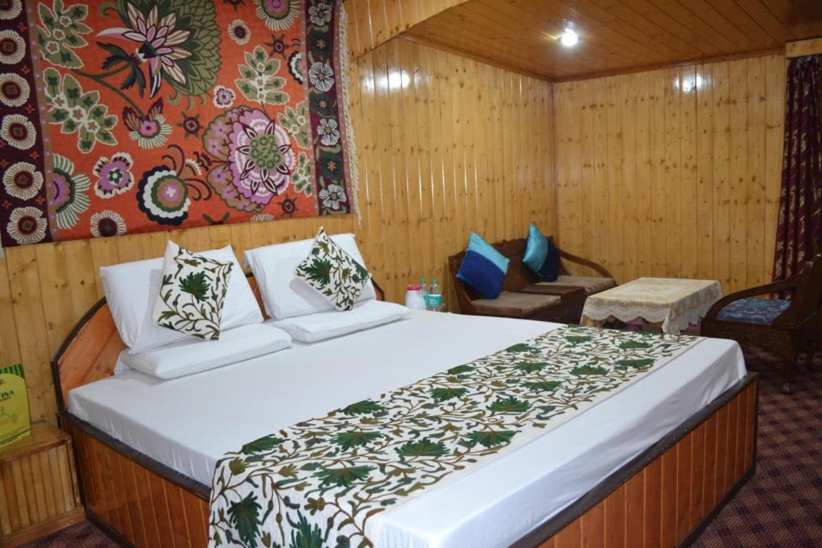 Botel The Heritage Safina Group Of Houseboats 4*