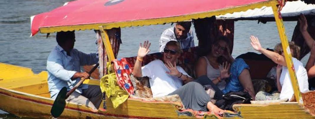 Lala Rukh Group Of Houseboats Botel Srinagar (Jammu and Kashmir)