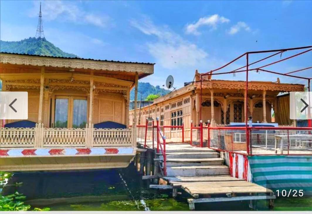 Lala Rukh Group Of Houseboats Botel 4*