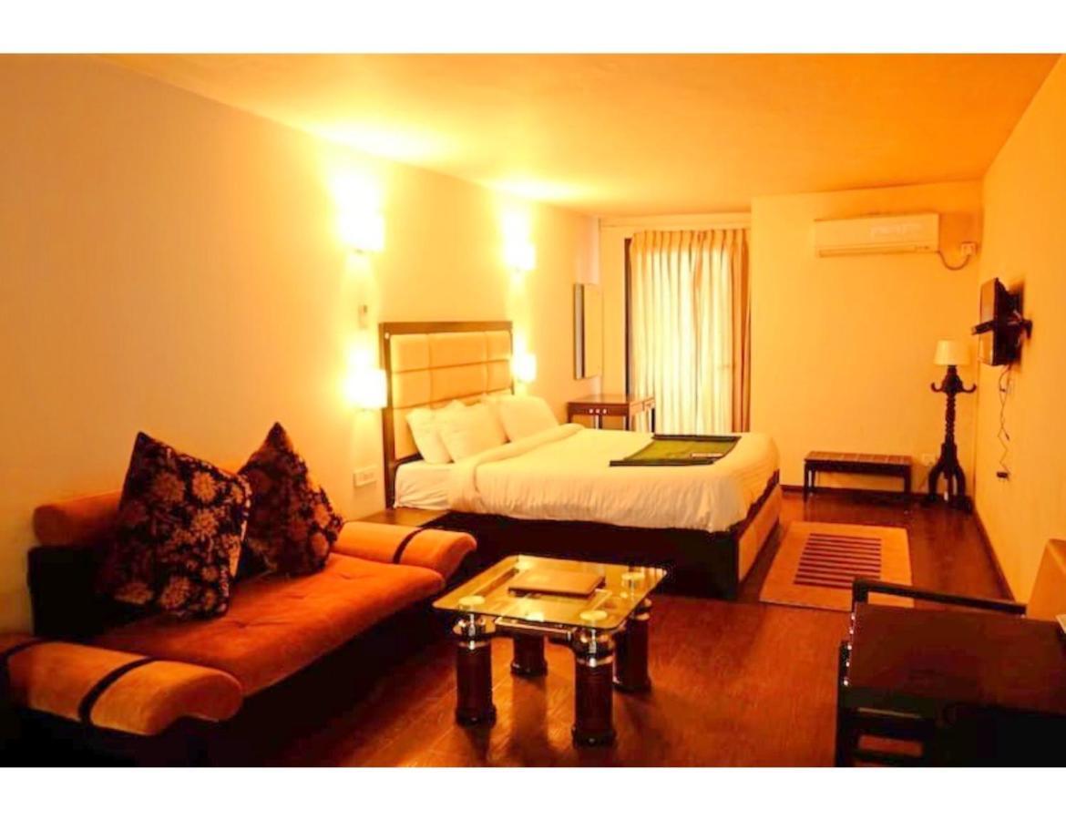 Aksa, Homestay *