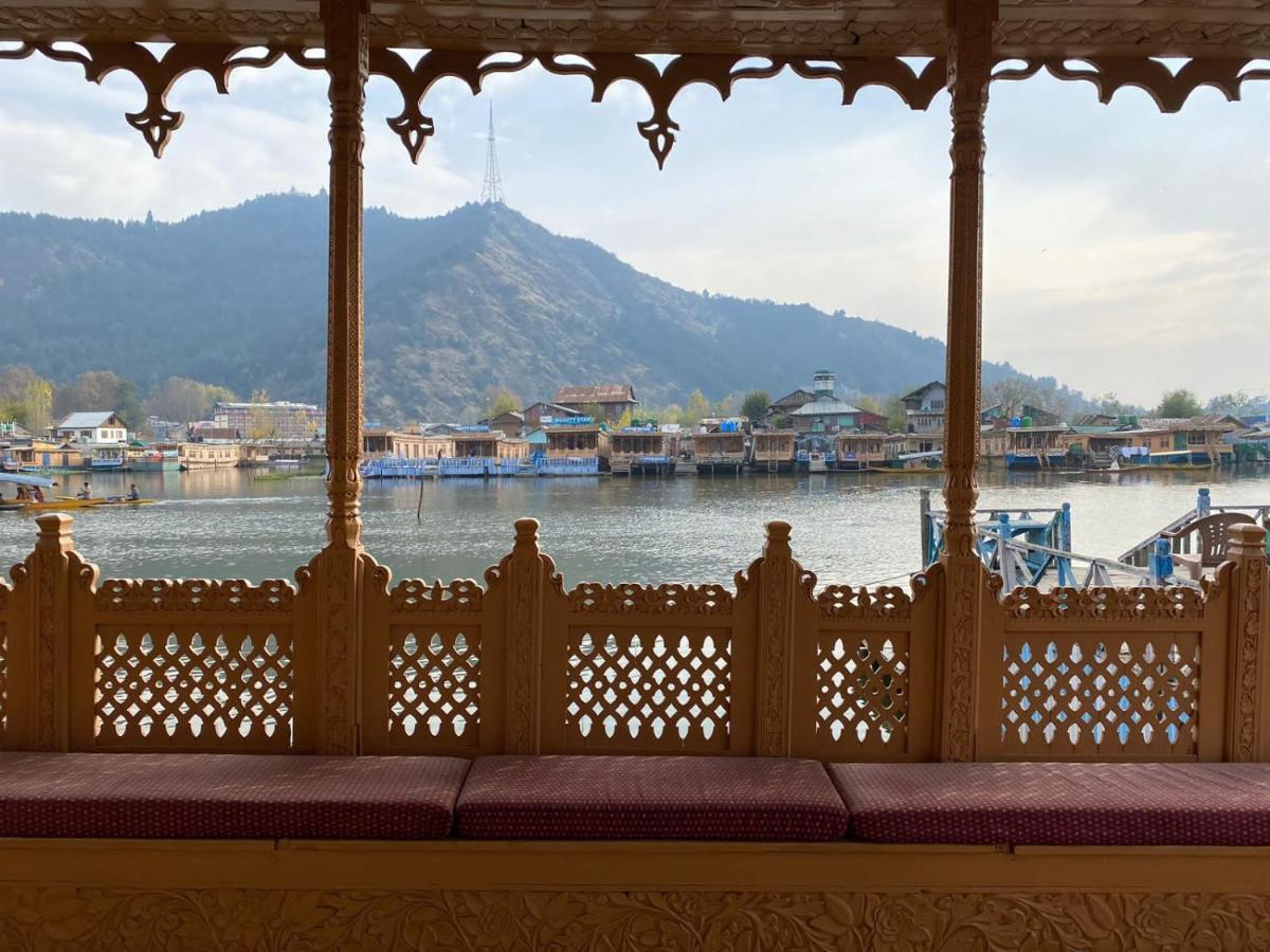 Bed & Breakfast Nazneen Group Of Houseboats Srinagar (Jammu and Kashmir)