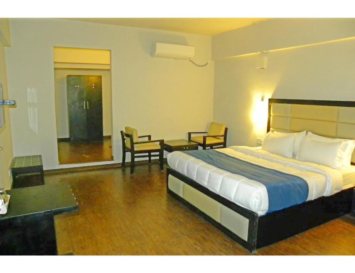 Aksa, Homestay