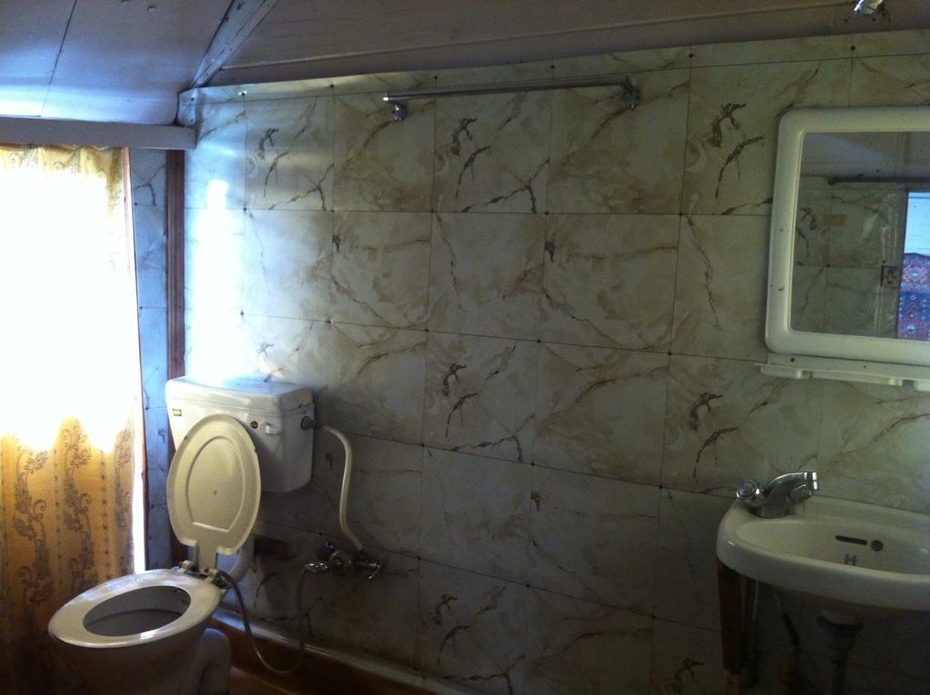 Botel Houseboat Holiday