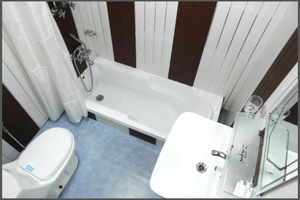 Botel The Heritage Safina Group Of Houseboats 4*
