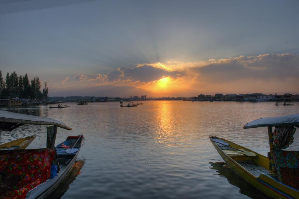 Golden Ship Srinagar (Jammu and Kashmir)