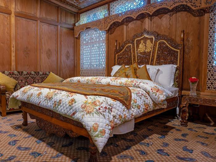 Botel The Heritage Safina Group Of Houseboats 4*