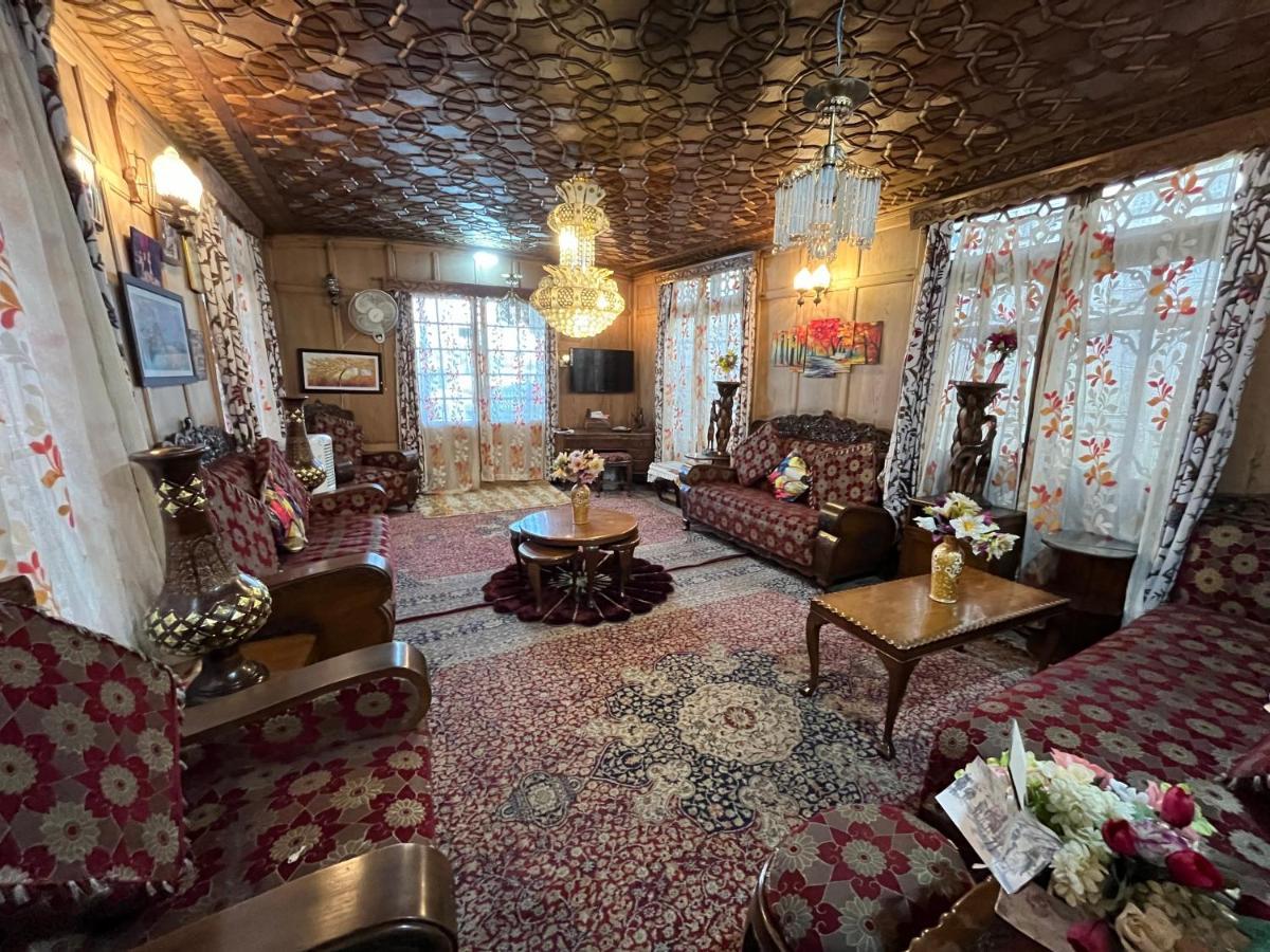 Botel Young Shahzada Group Of Houseboats