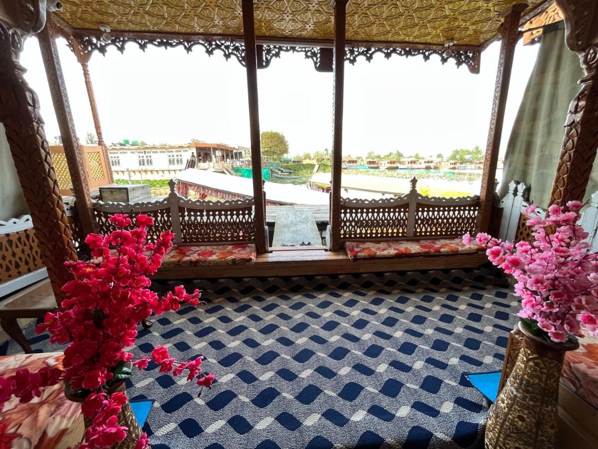 Young Shahzada Group Of Houseboats 3*