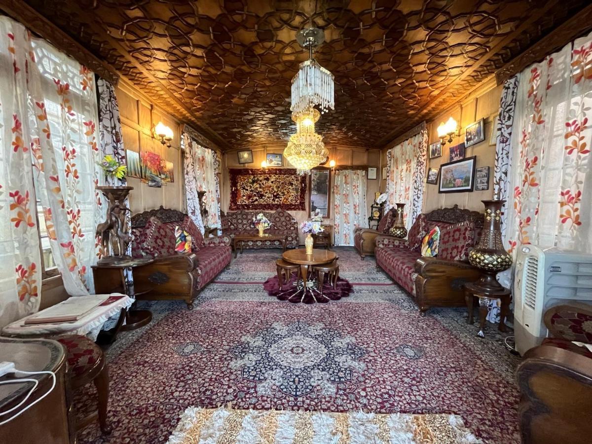 Young Shahzada Group Of Houseboats 3*