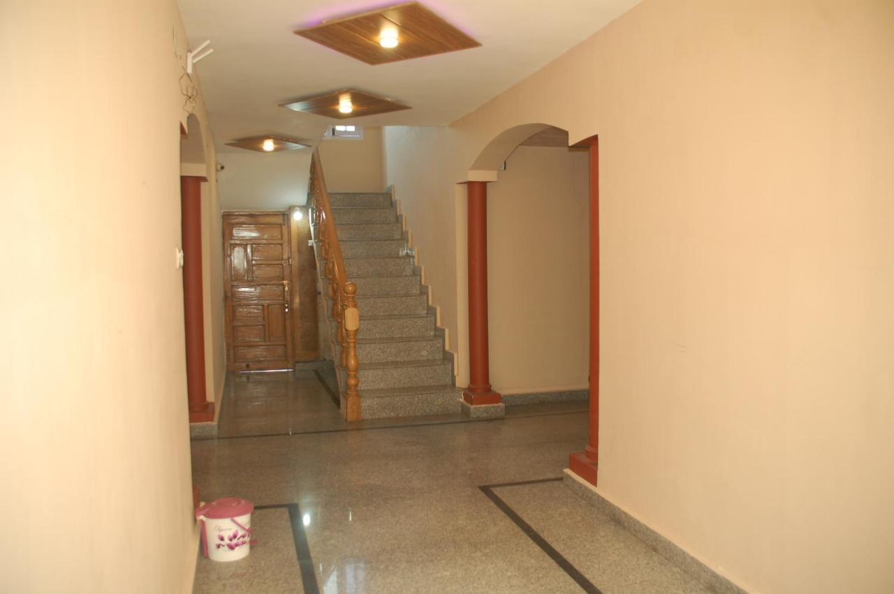 Hotel Zippino 3s3 Srinagar (Jammu and Kashmir)