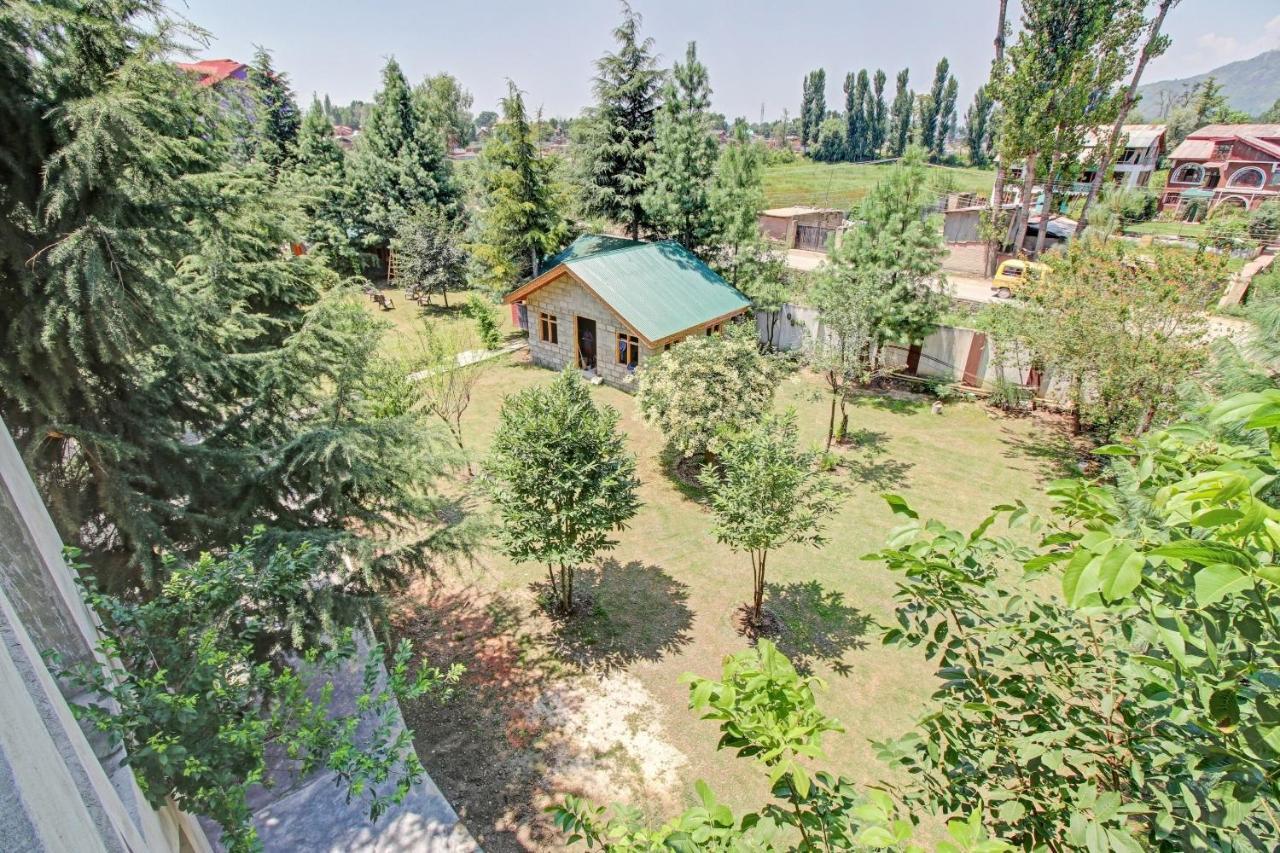 Super Oyo Capital O 91600 The Village Classic And Restaurant 3* Srinagar (Jammu and Kashmir)