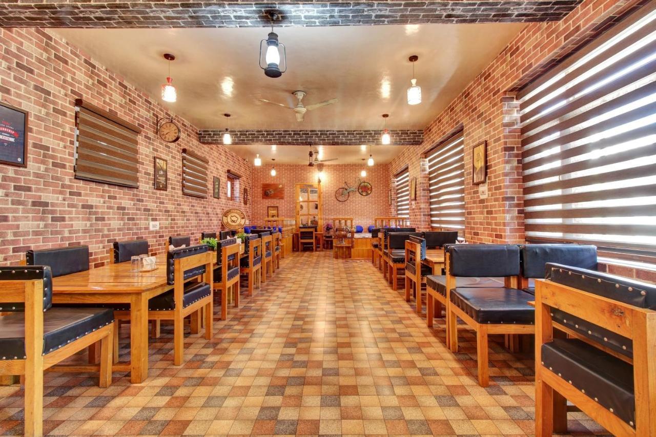Super Oyo Capital O 91600 The Village Classic And Restaurant Hotel Srinagar (Jammu and Kashmir)