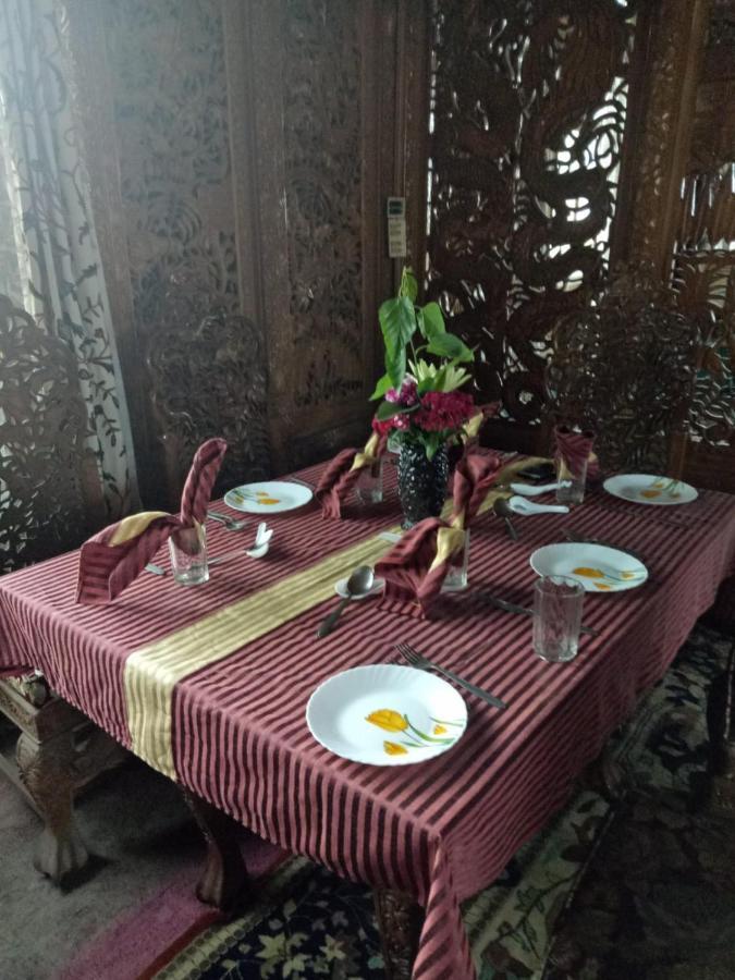 Bed & Breakfast Laila Luxury Houseboats Group 3*