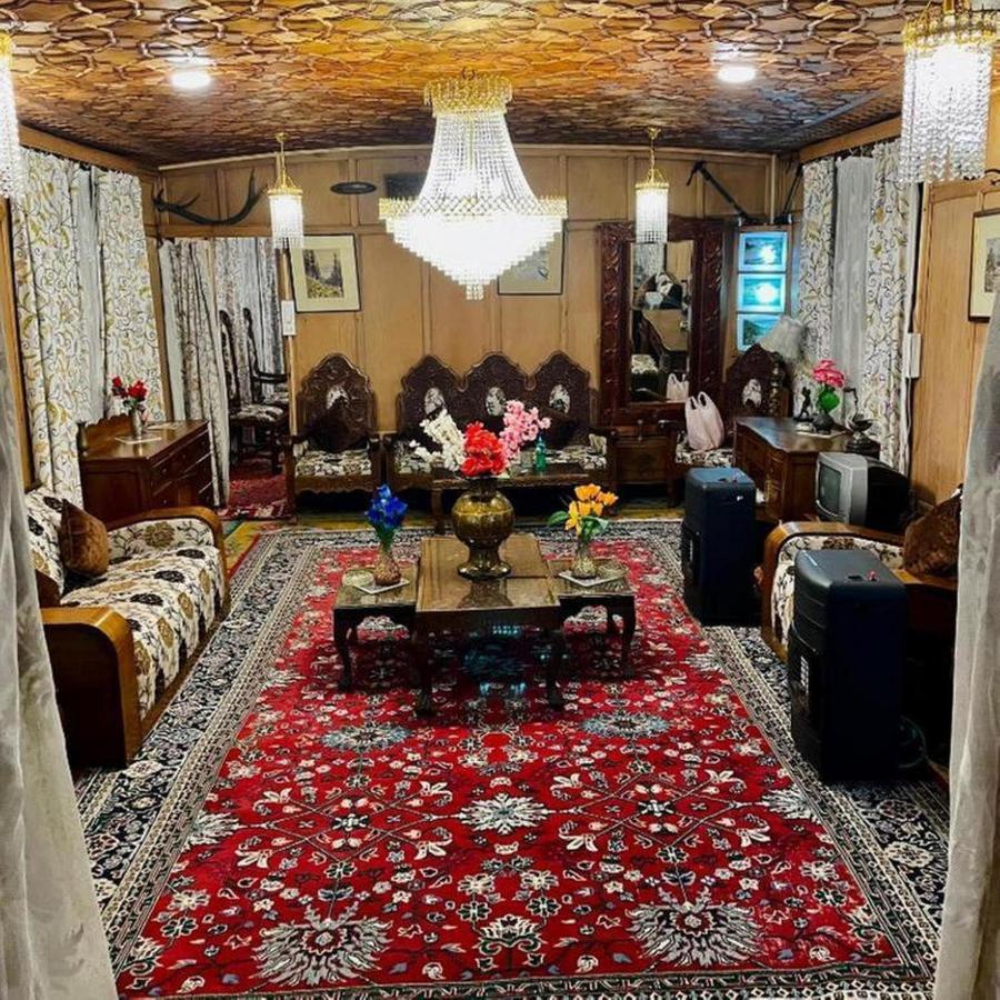 Floating Luxury Group Of Houseboats 4*
