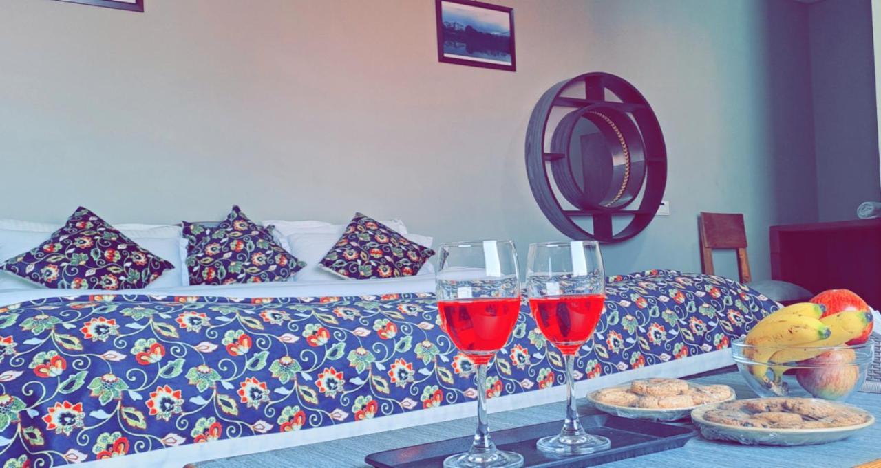 Hotel Mehtab Srinagar (Jammu and Kashmir)