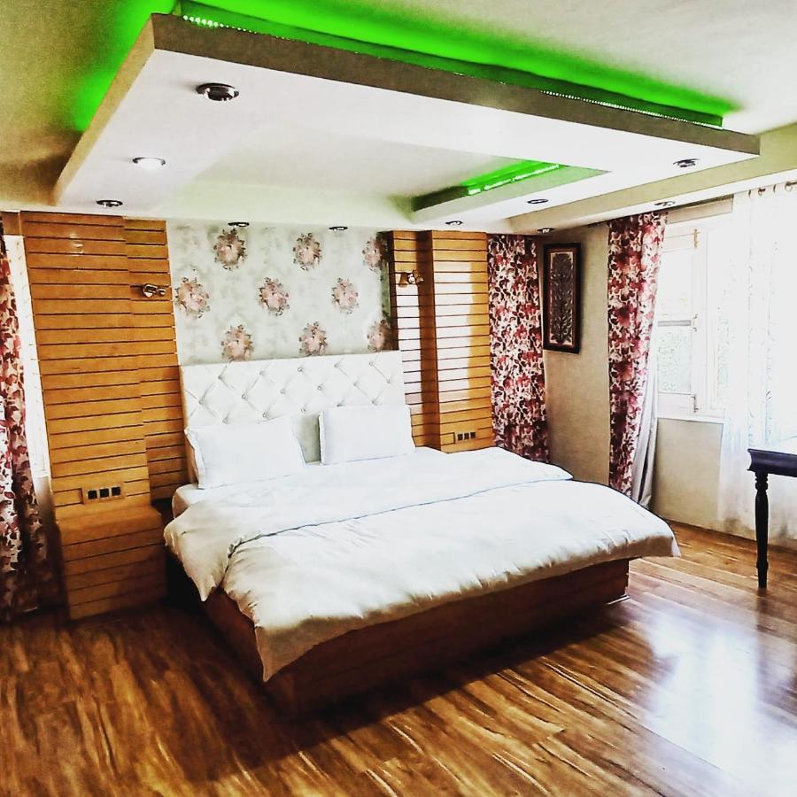 Urban Guest house Srinagar (Jammu and Kashmir)