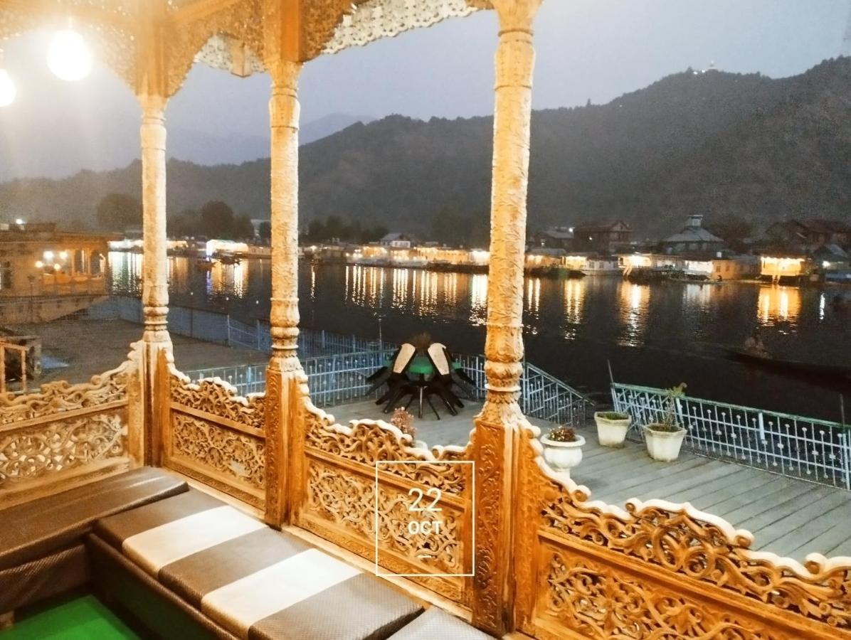 Laila Luxury Houseboats Group Bed & Breakfast Srinagar (Jammu and Kashmir)