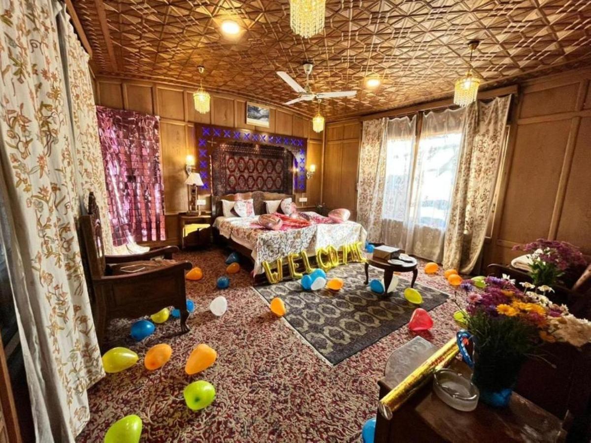 Botel Floating Luxury Group Of Houseboats