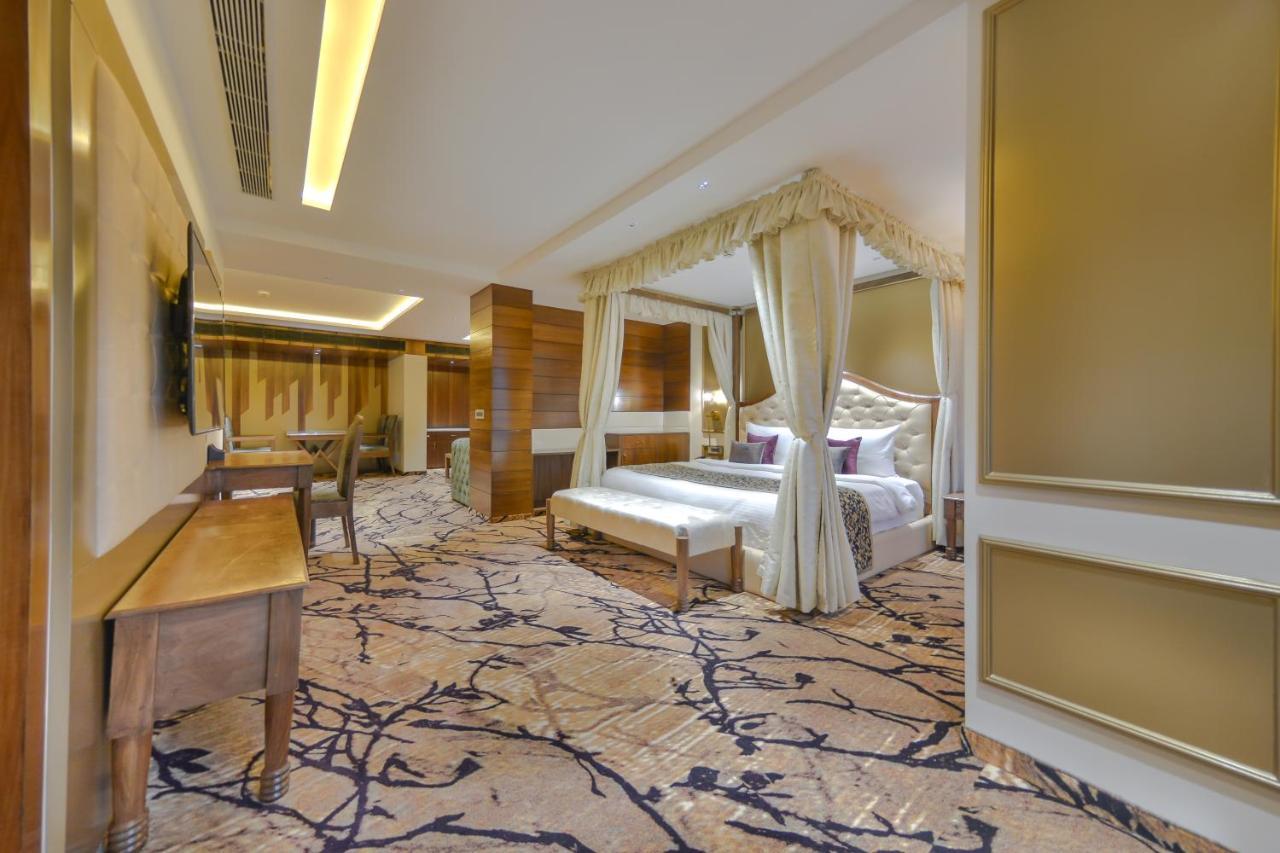 The Kabo Hotel Srinagar (Jammu and Kashmir)