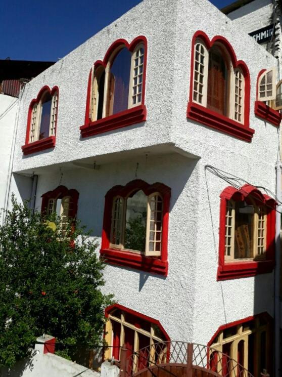 Fabulous Kashmir Hotel 2*