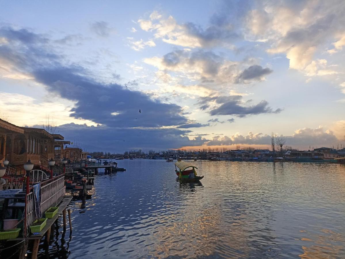 Goona Palace Houseboats 4* Srinagar (Jammu and Kashmir)