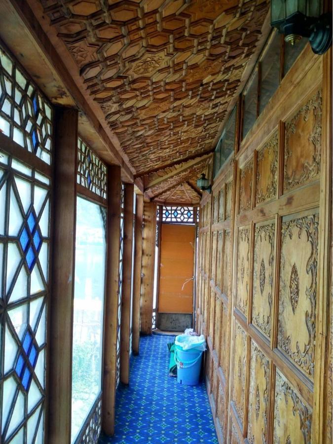 Cutty Sark Houseboat, Homestay Srinagar (Jammu and Kashmir)