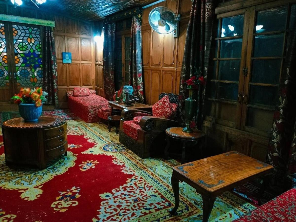 Homestay Cutty Sark Houseboat, Srinagar (Jammu and Kashmir)