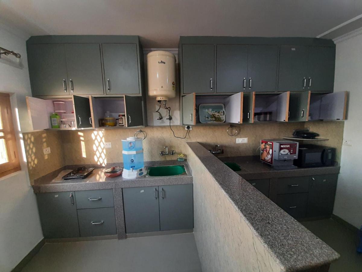 Bashaw Residency, Rated Family Near Airport Guest house *