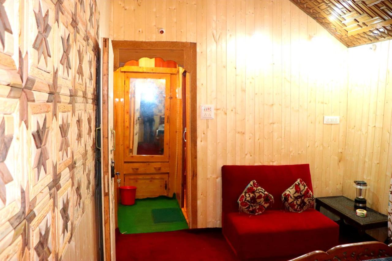 House Boat New Pala Palace Botel 3*